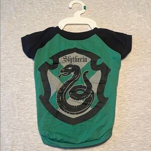 NWOT Harry Potter Slytherin House Crest Dog T-shirt